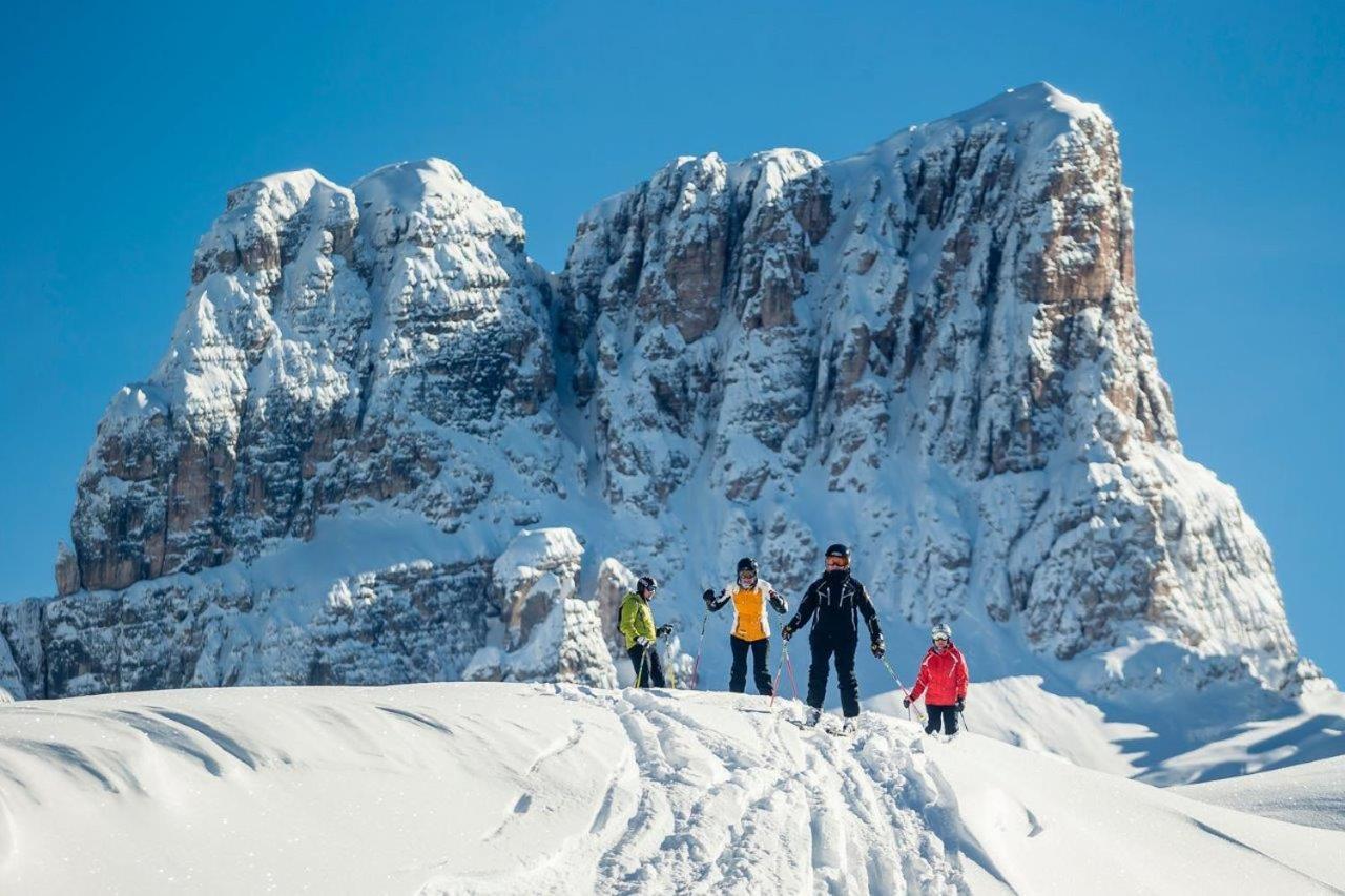 Hotel Corona Cortina dʼAmpezzo Extérieur photo