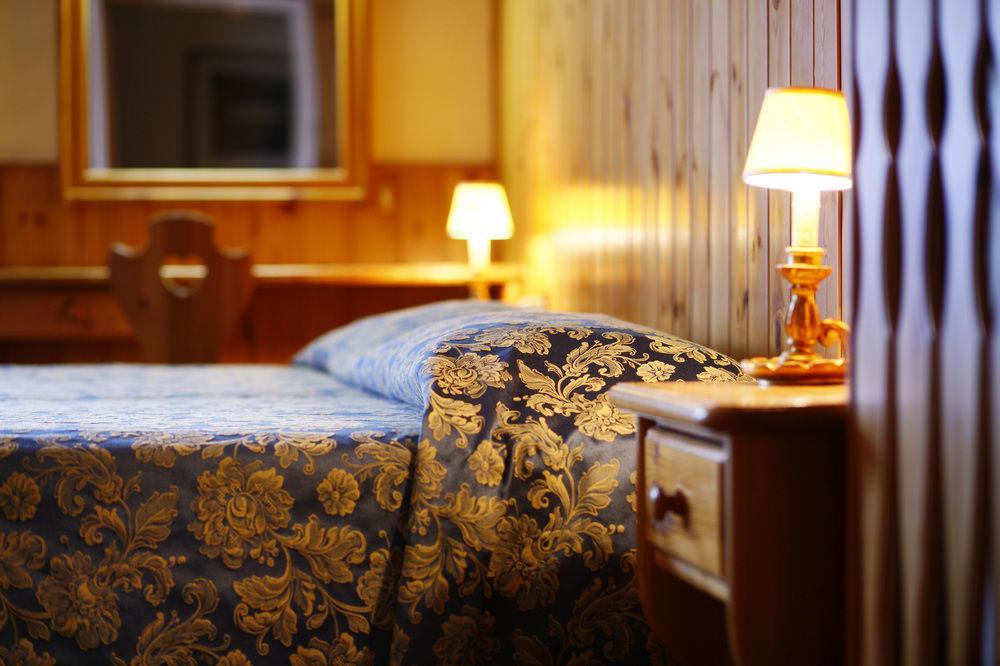 Hotel Corona Cortina dʼAmpezzo Extérieur photo