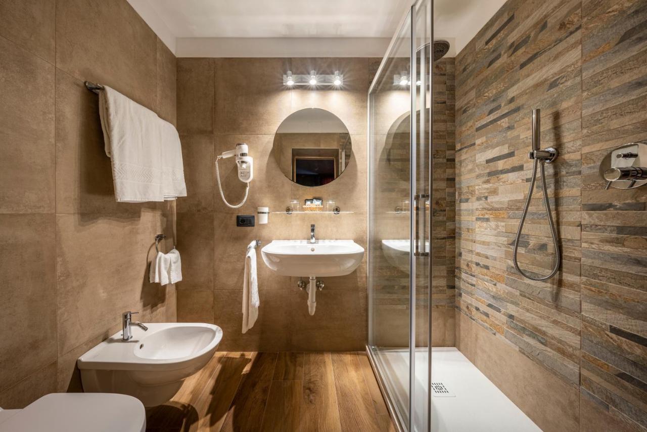 Hotel Corona Cortina dʼAmpezzo Extérieur photo