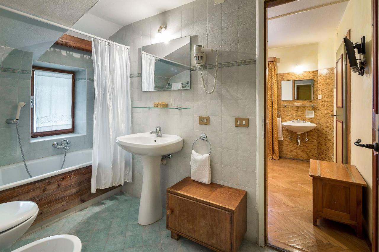 Hotel Corona Cortina dʼAmpezzo Extérieur photo