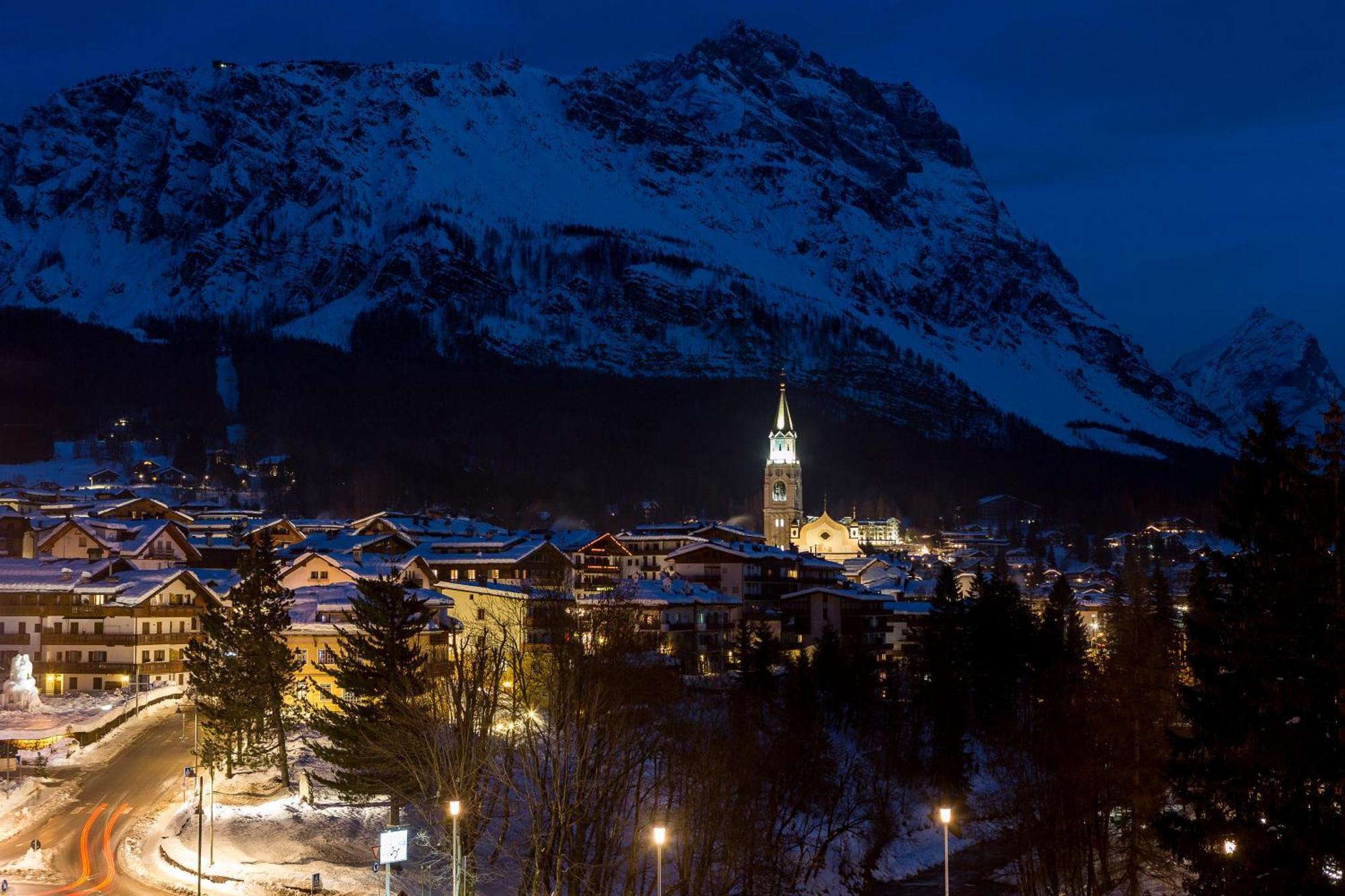 Hotel Corona Cortina dʼAmpezzo Extérieur photo