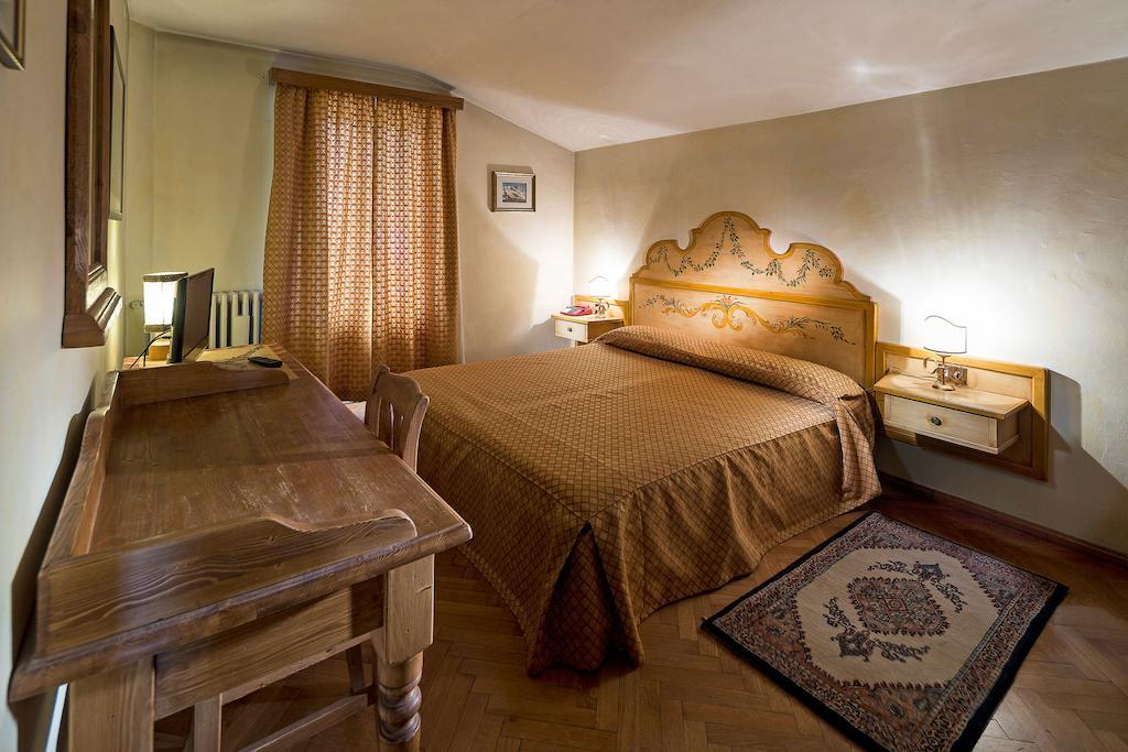 Hotel Corona Cortina dʼAmpezzo Chambre photo