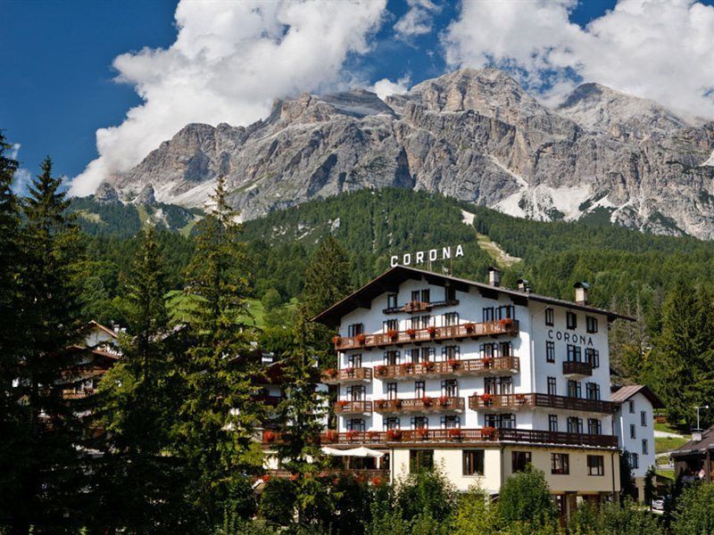 Hotel Corona Cortina dʼAmpezzo Extérieur photo