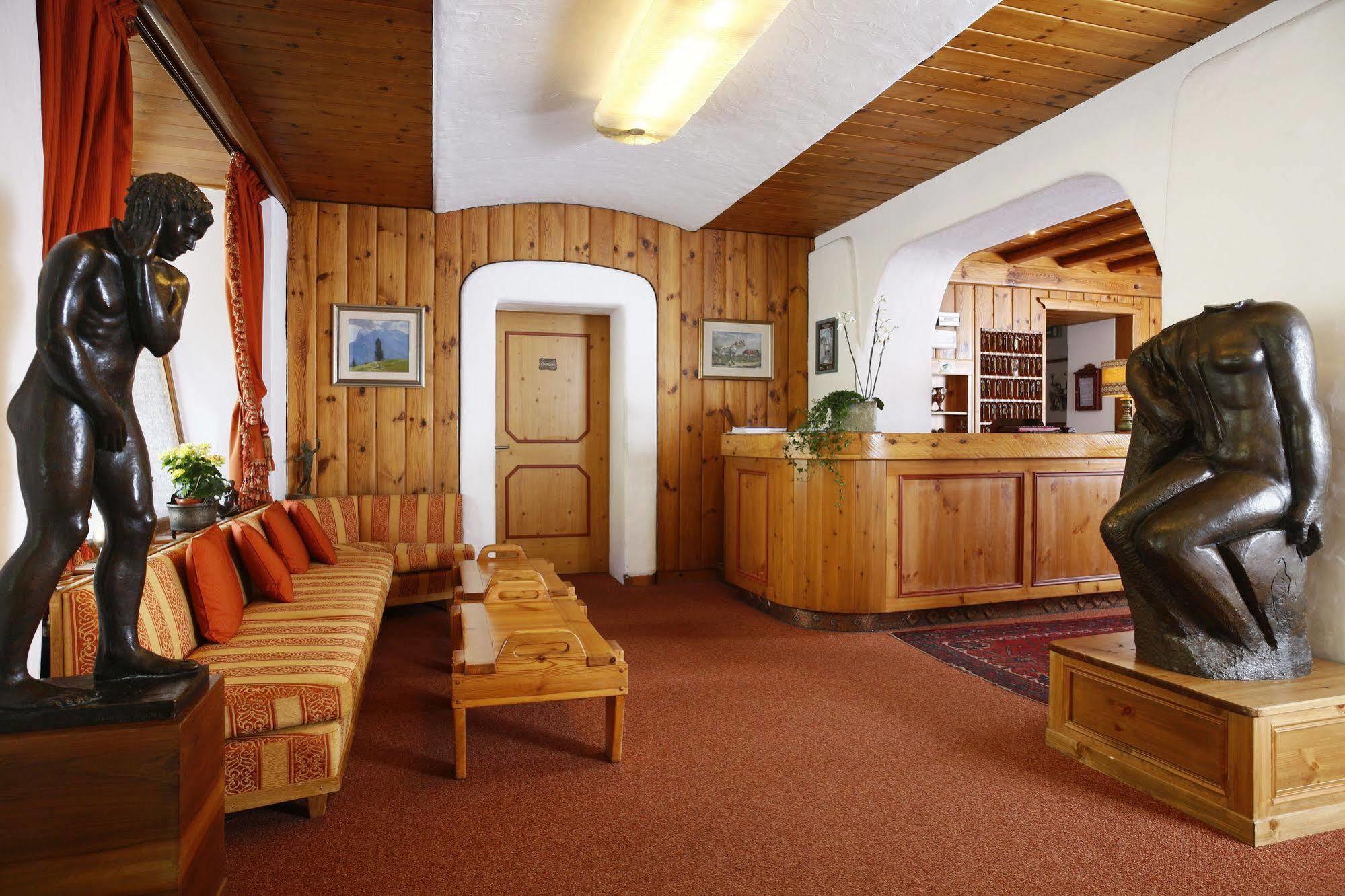 Hotel Corona Cortina dʼAmpezzo Extérieur photo