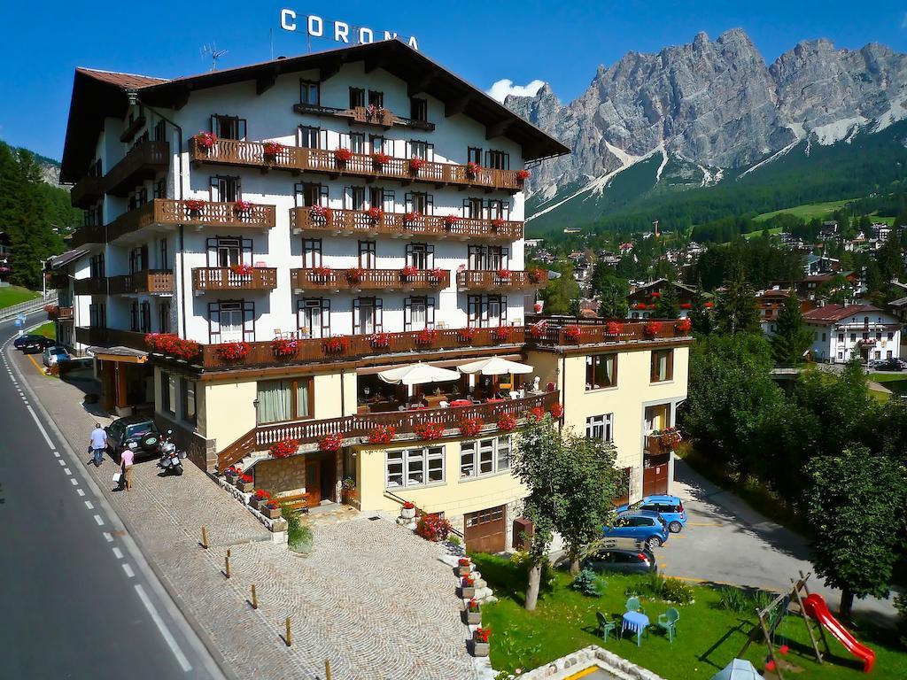Hotel Corona Cortina dʼAmpezzo Extérieur photo