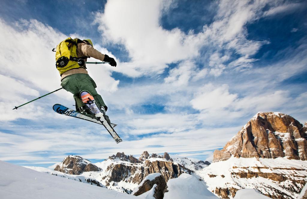 Hotel Corona Cortina dʼAmpezzo Extérieur photo